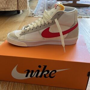 NWT Nike Blazer Mid ‘77 Pro Club Vintage Sneakers